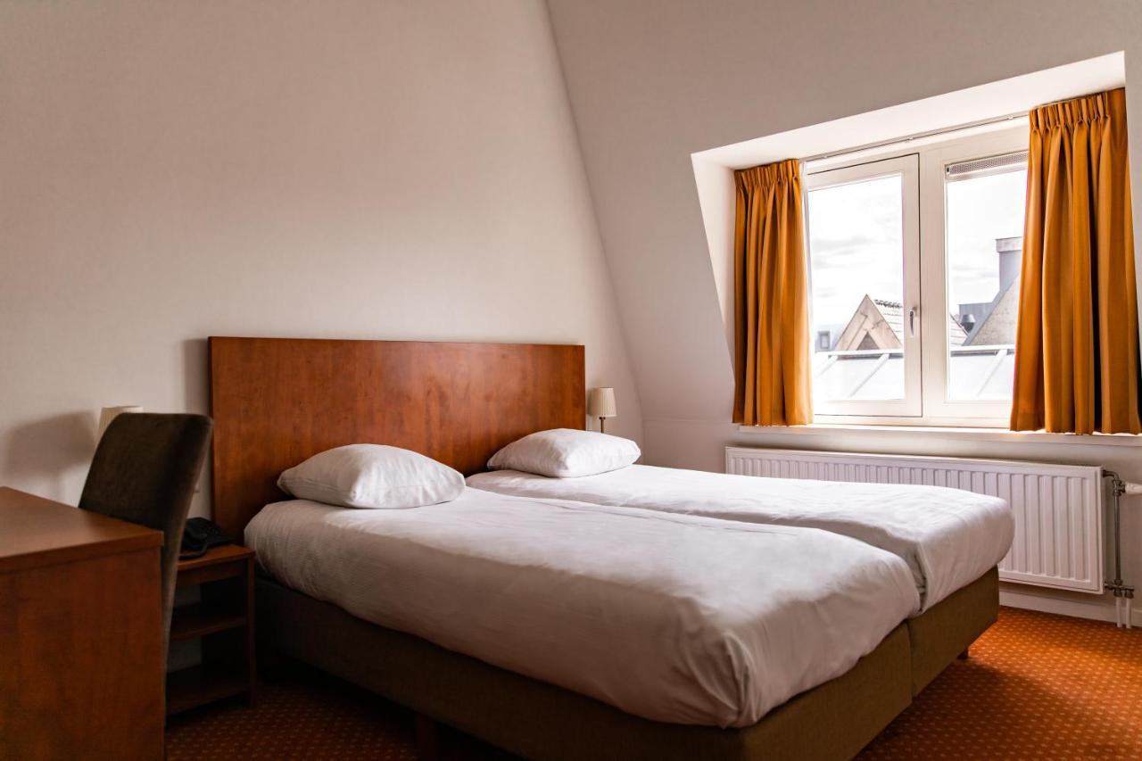 Ambassador Centre Hotel 3*